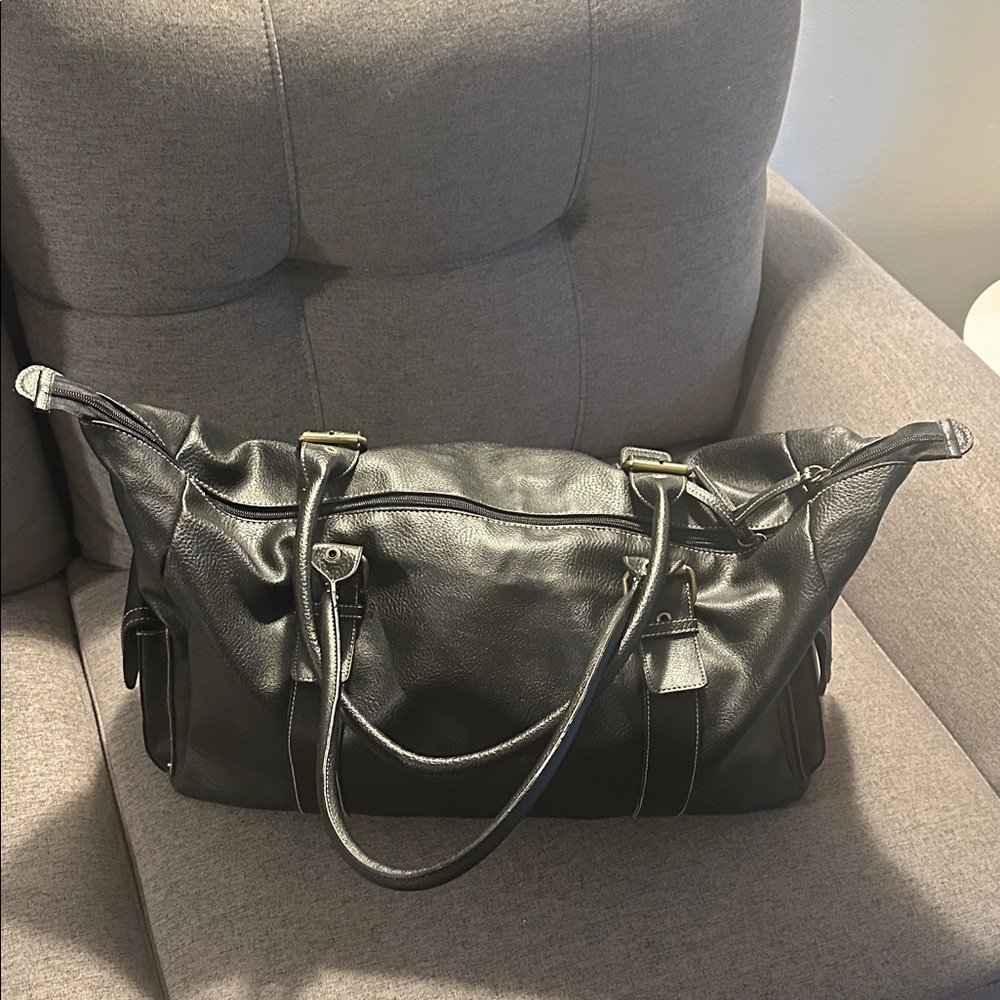 Bueno Black Travel Bag - Picture 3 of 9